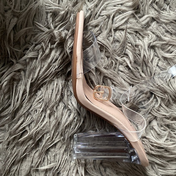 Transparent High-Heeled Sandals - Picture 2 of 4